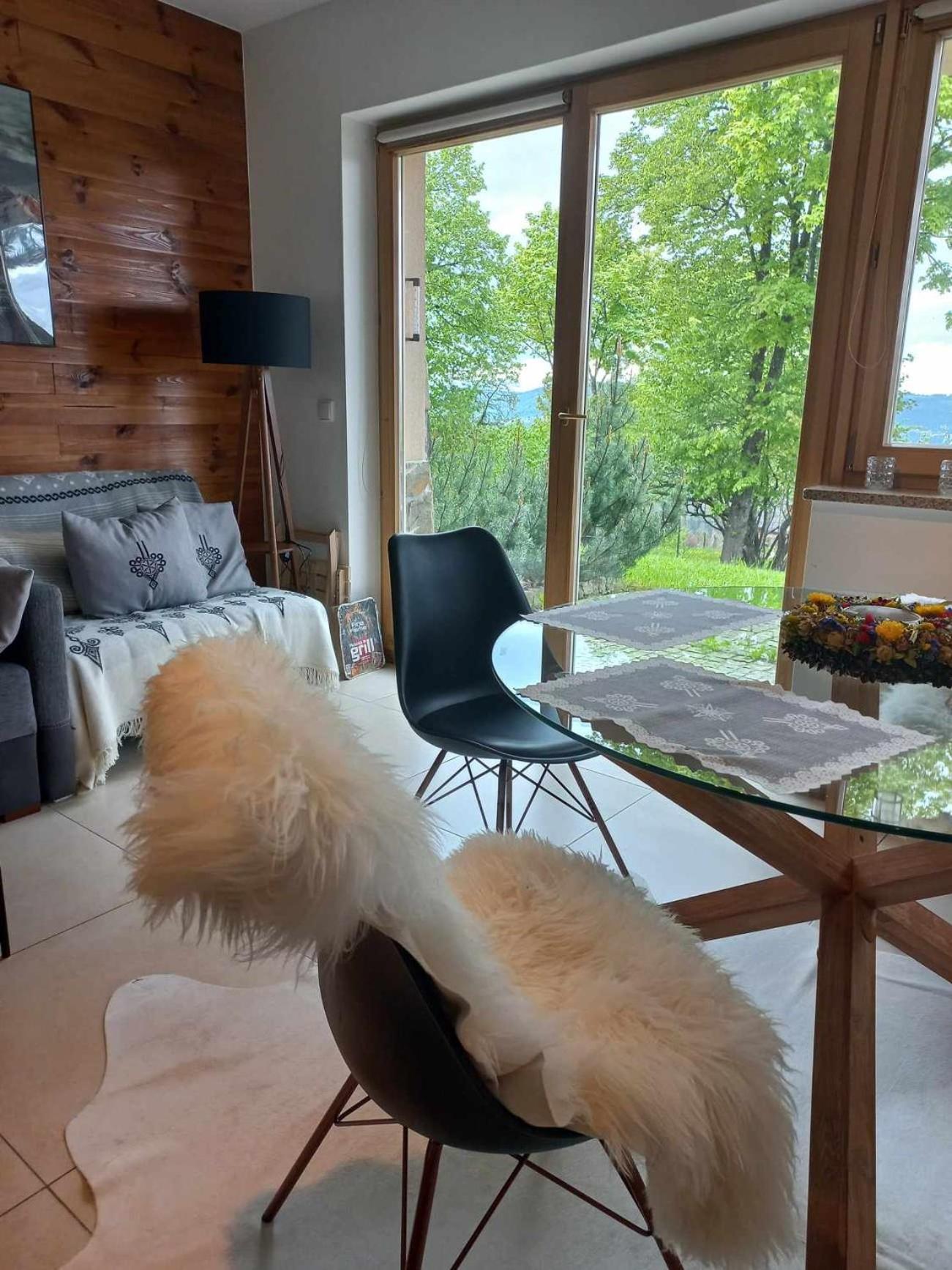 Na Cyrhli Z Tarasem Apartment *